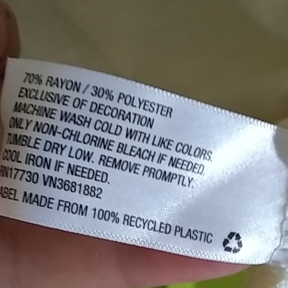 2X  Plus cream top - Picture 5 of 5